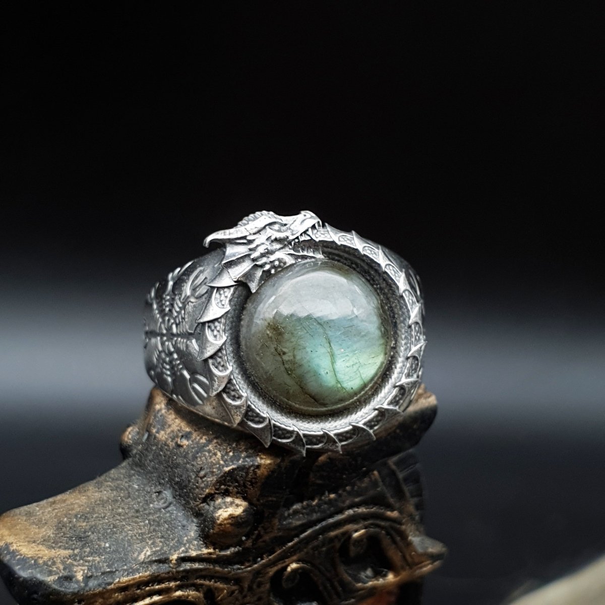 Anello Ouroboros - Helm of Awe - Luminis